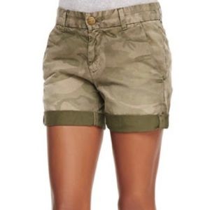Current/Elliott The Captain Rolled Shorts in Army Camo